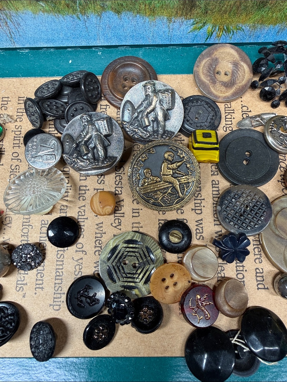 Antique Button Collection - Picture 3 of 7